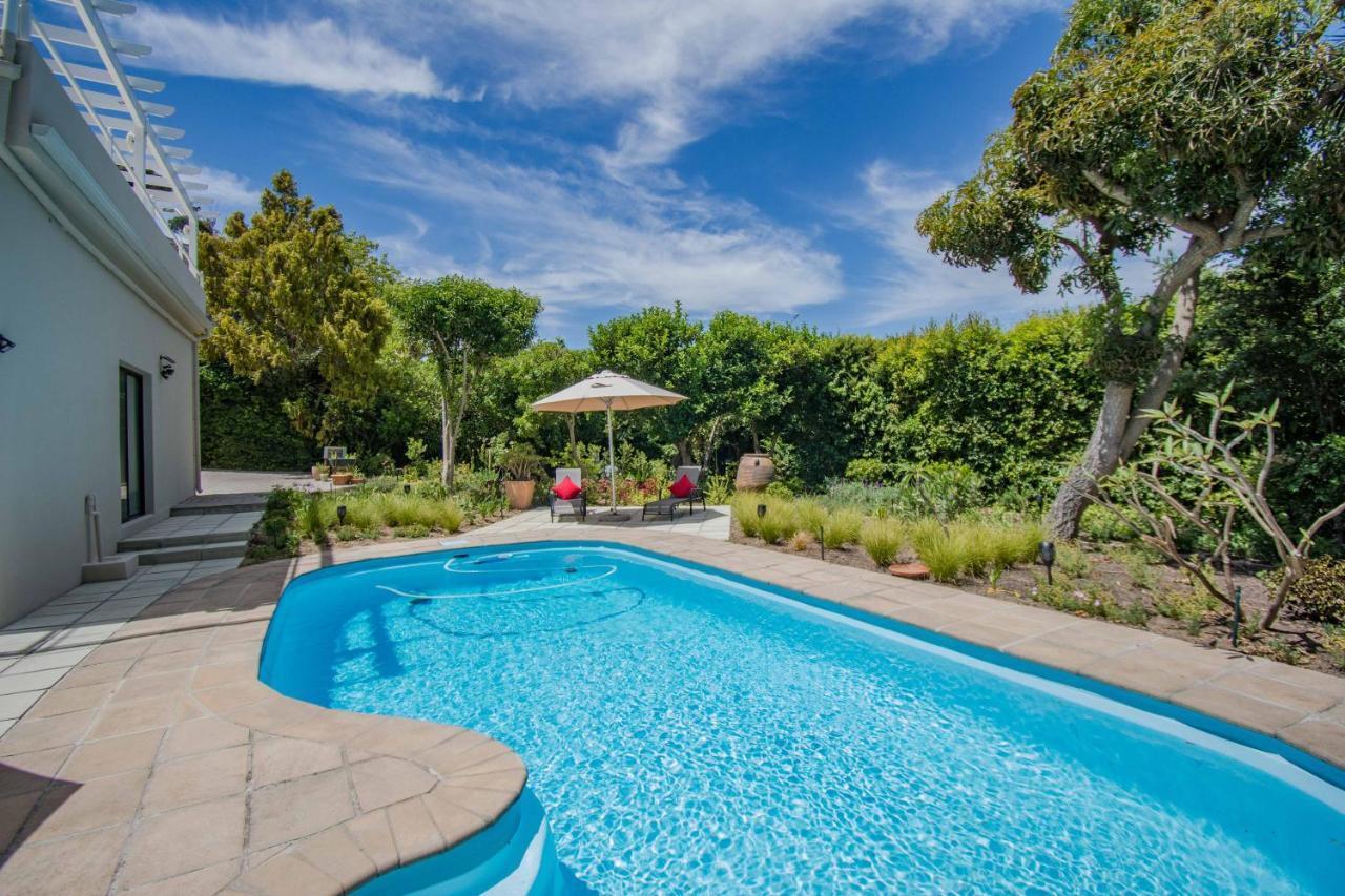 Garden- Pool Flat With Solar Electricity ซัมเมอร์เซ็ต เวสต์ ภายนอก รูปภาพ