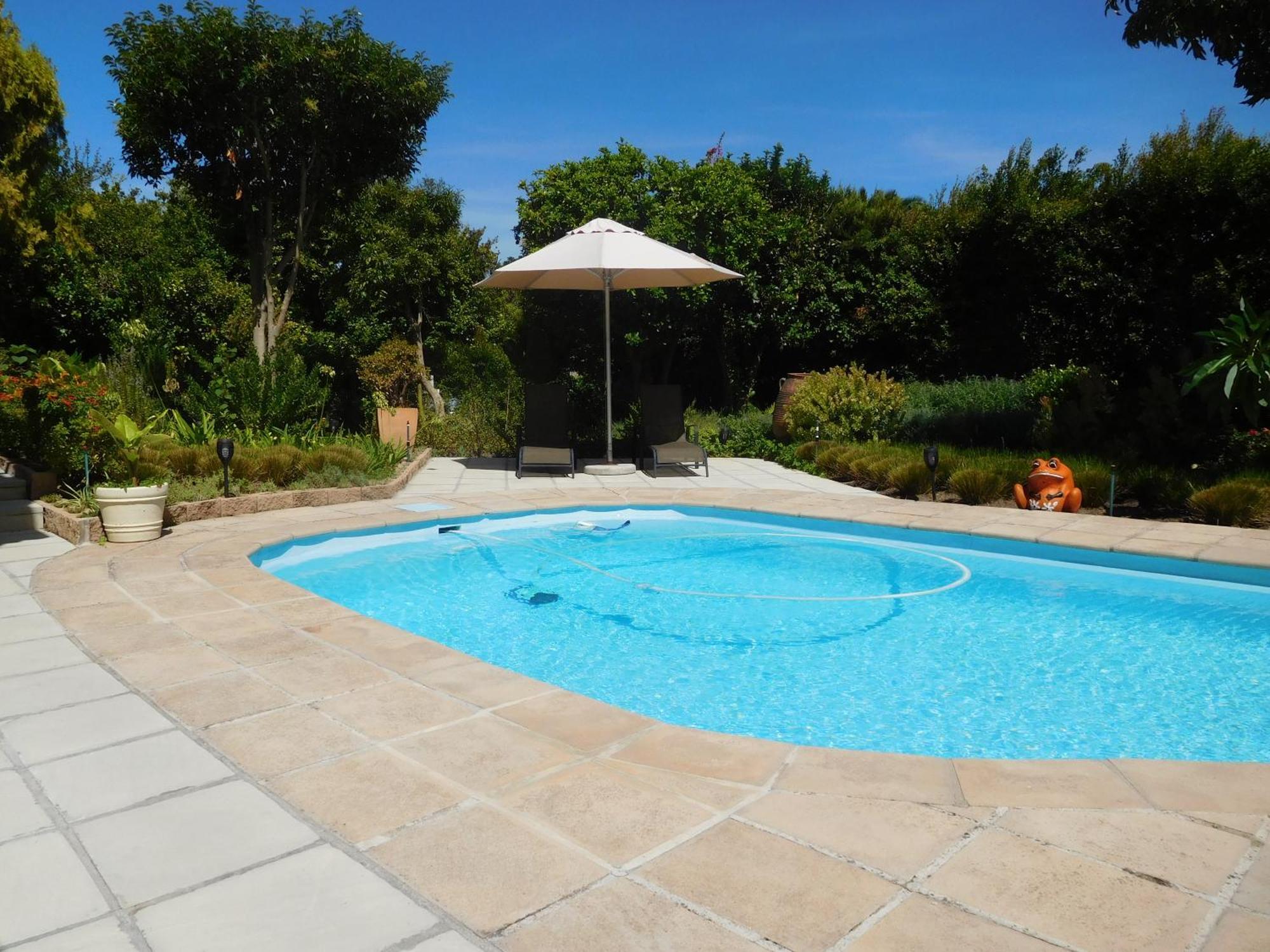 Garden- Pool Flat With Solar Electricity ซัมเมอร์เซ็ต เวสต์ ภายนอก รูปภาพ